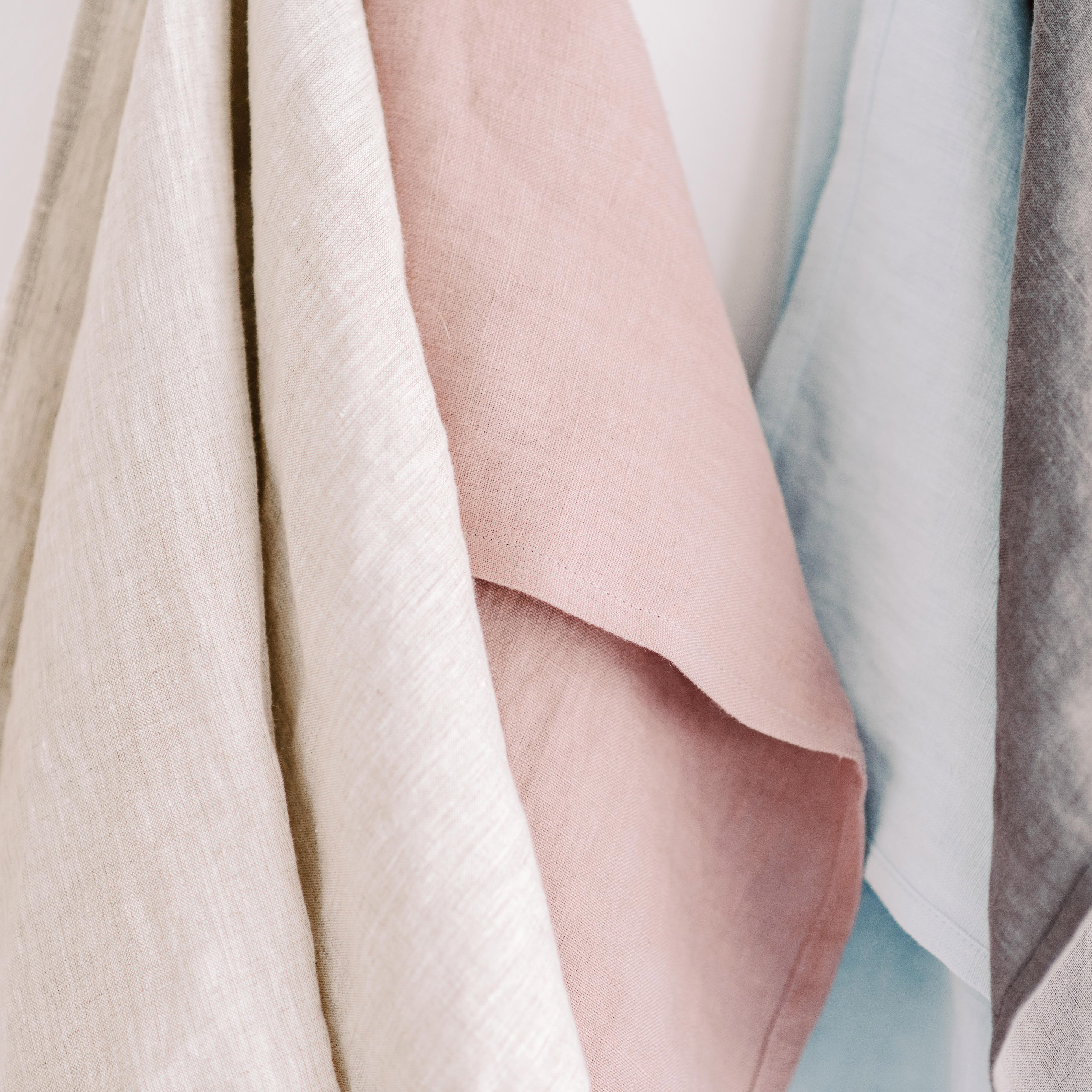 Romantic Linen Tea Towels with Lace, Guest Towels set of three Natural  Linen Hand Towels