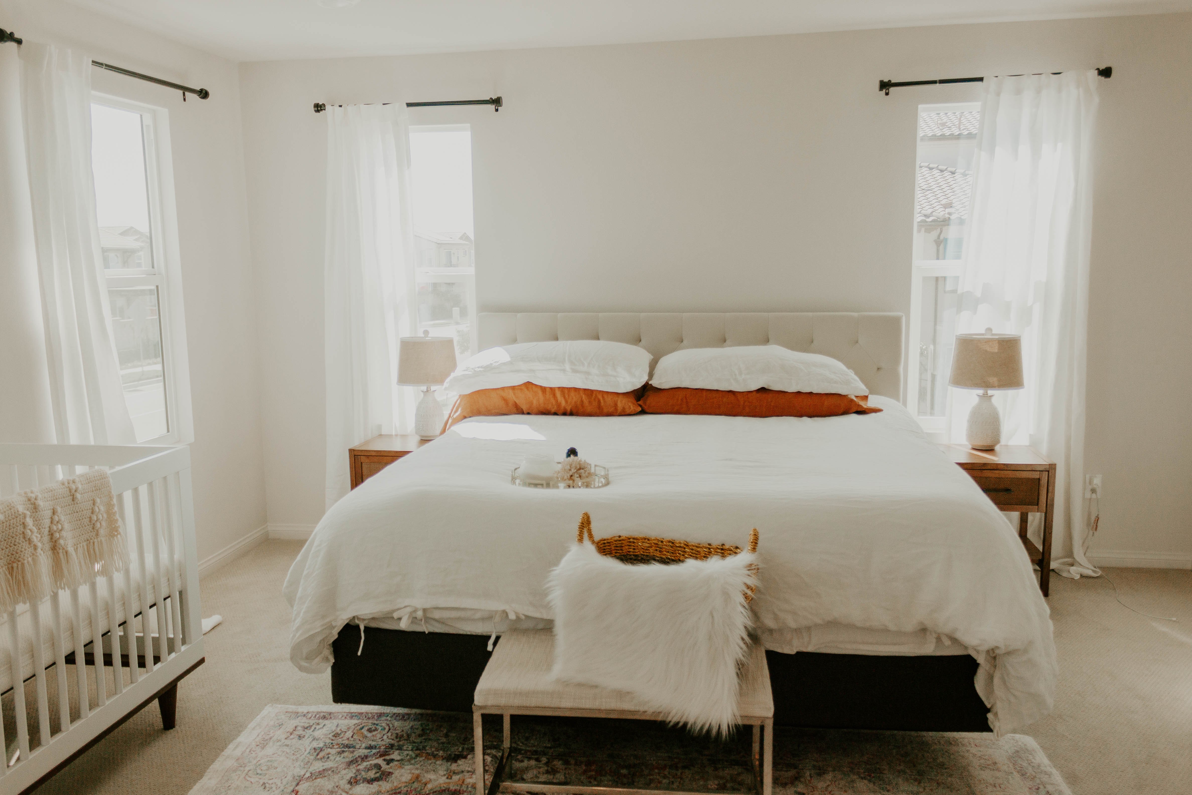 linen bedding photo by @allie.zundel
